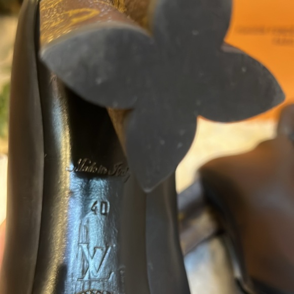 Louis Vuitton booties - Picture 8 of 13